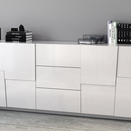 Credenza PONGO a 4 ante e 3 cassetti.
