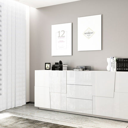 Credenza PONGO a 4 ante e 3 cassetti.