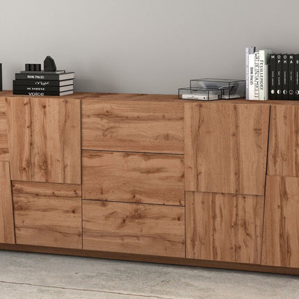 Credenza PONGO a 4 ante e 3 cassetti.