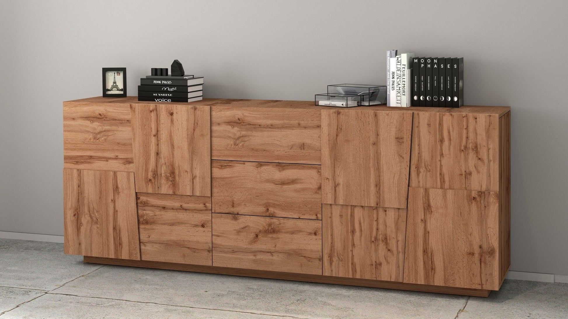 Credenza PONGO a 4 ante e 3 cassetti.