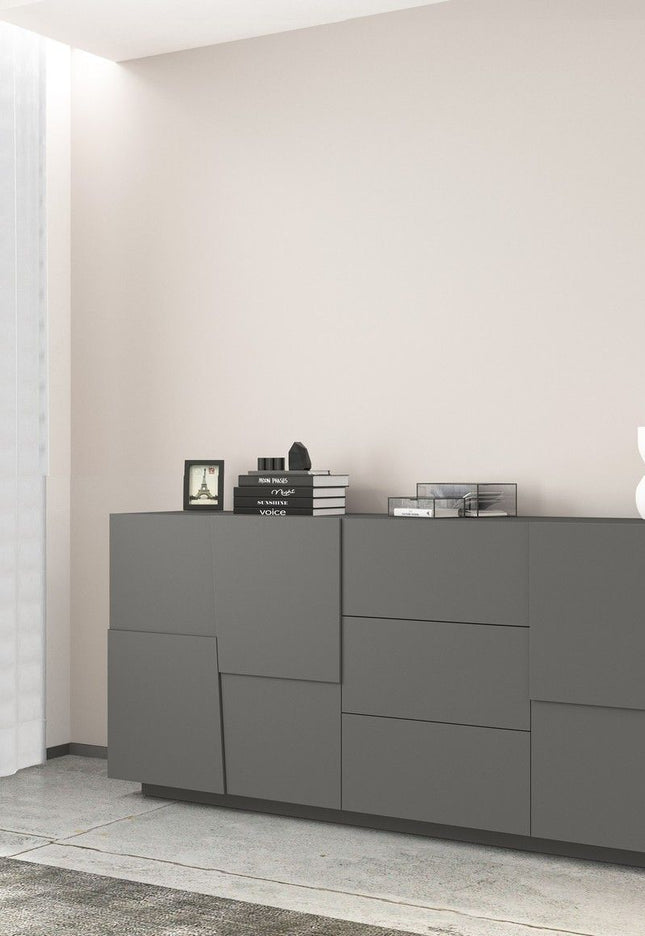 Credenza PONGO a 4 ante e 3 cassetti.