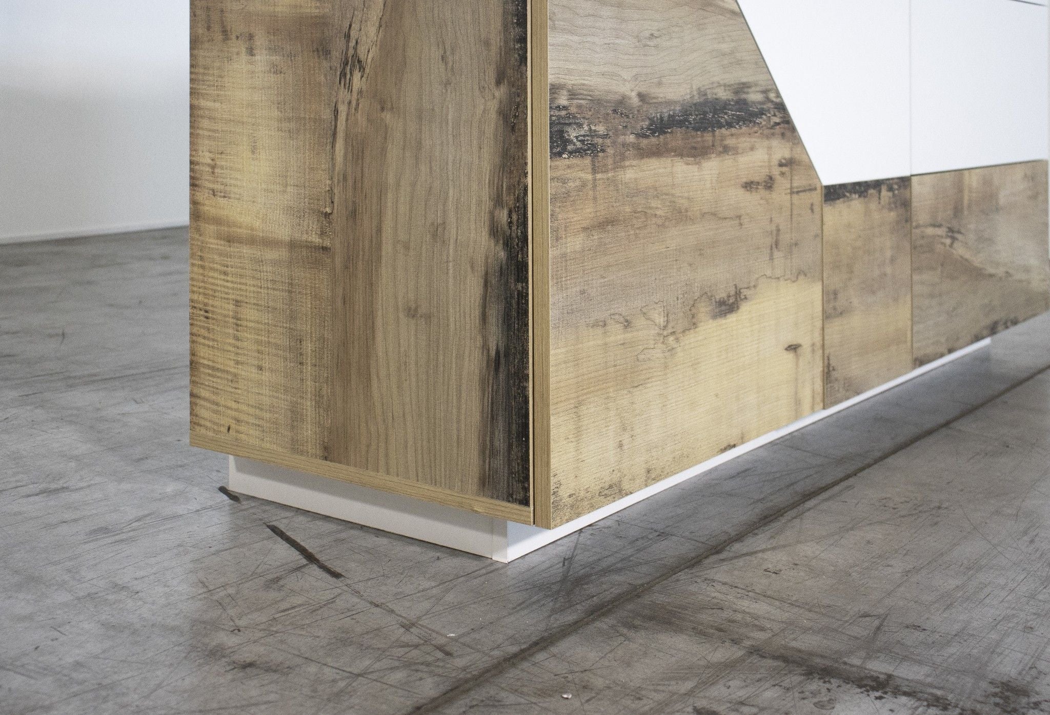 Credenza ALIEN da 141 cm.