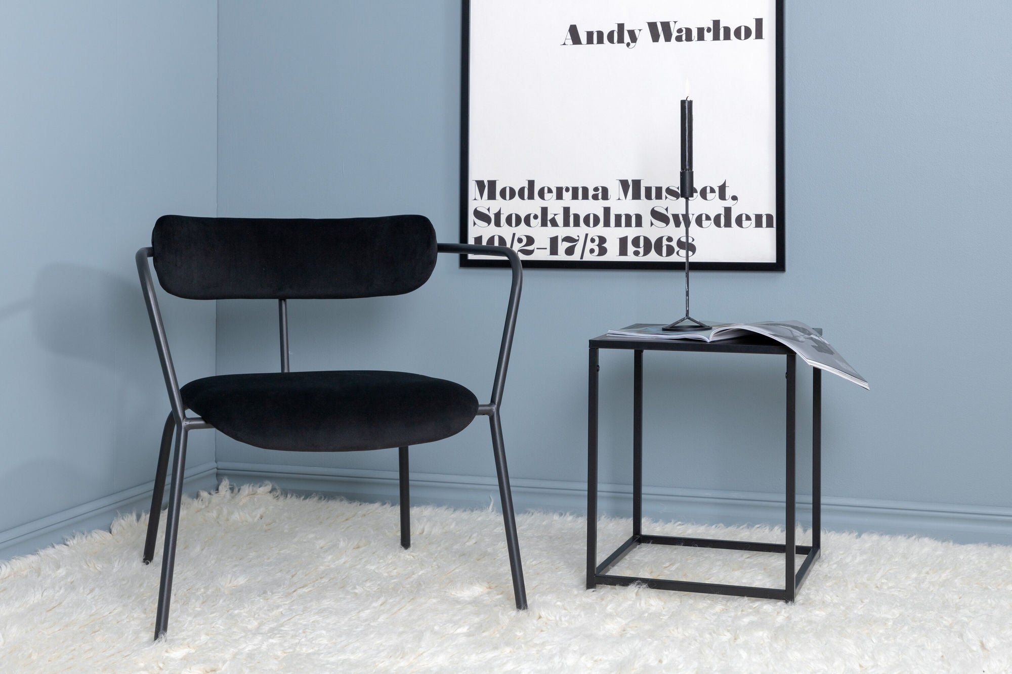 Poltrona Duffy – Singola con Struttura Nera e Rivestimento in Velluto Nero