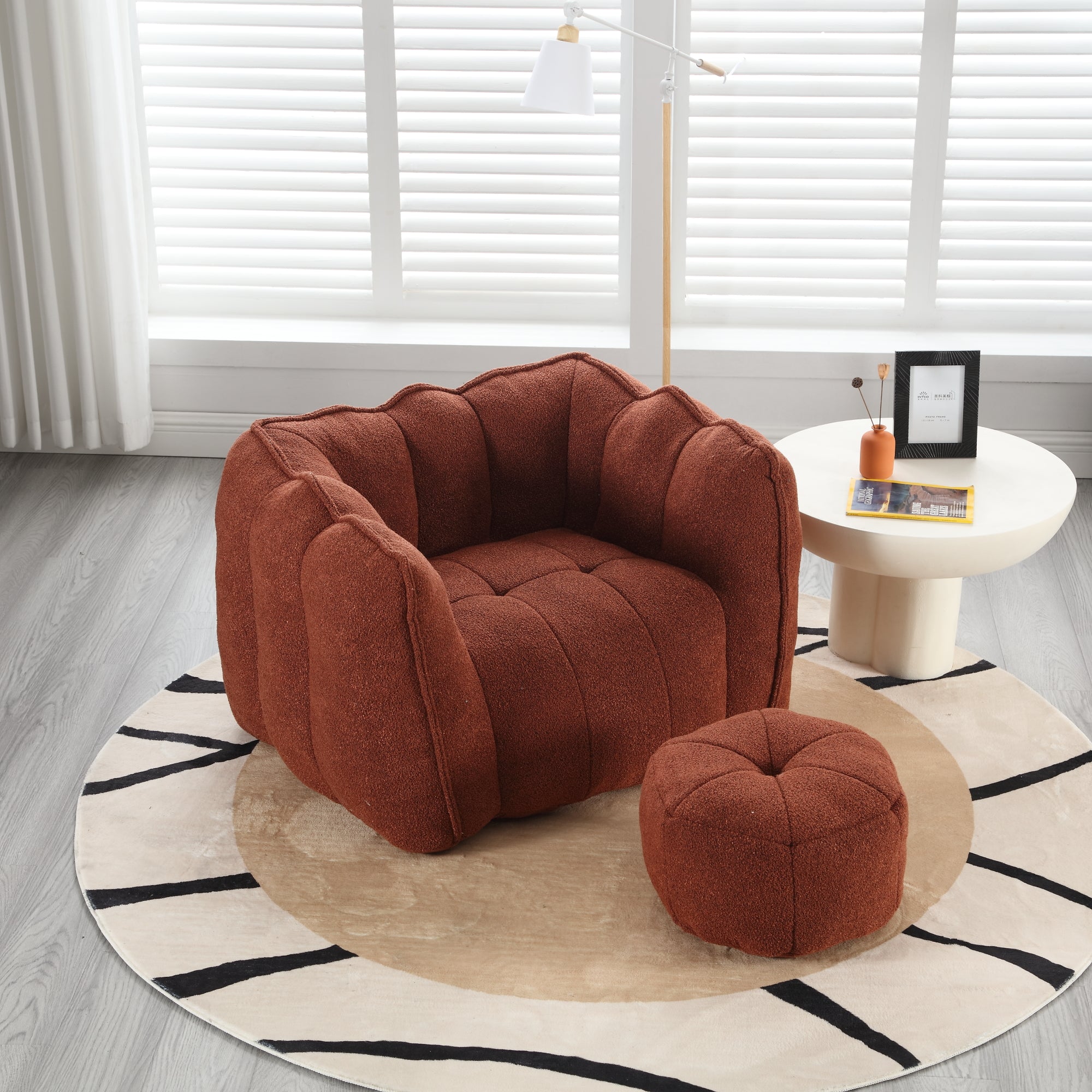 Cushy Square: Poltrona e Poggiapiedi in Schiuma Lusso