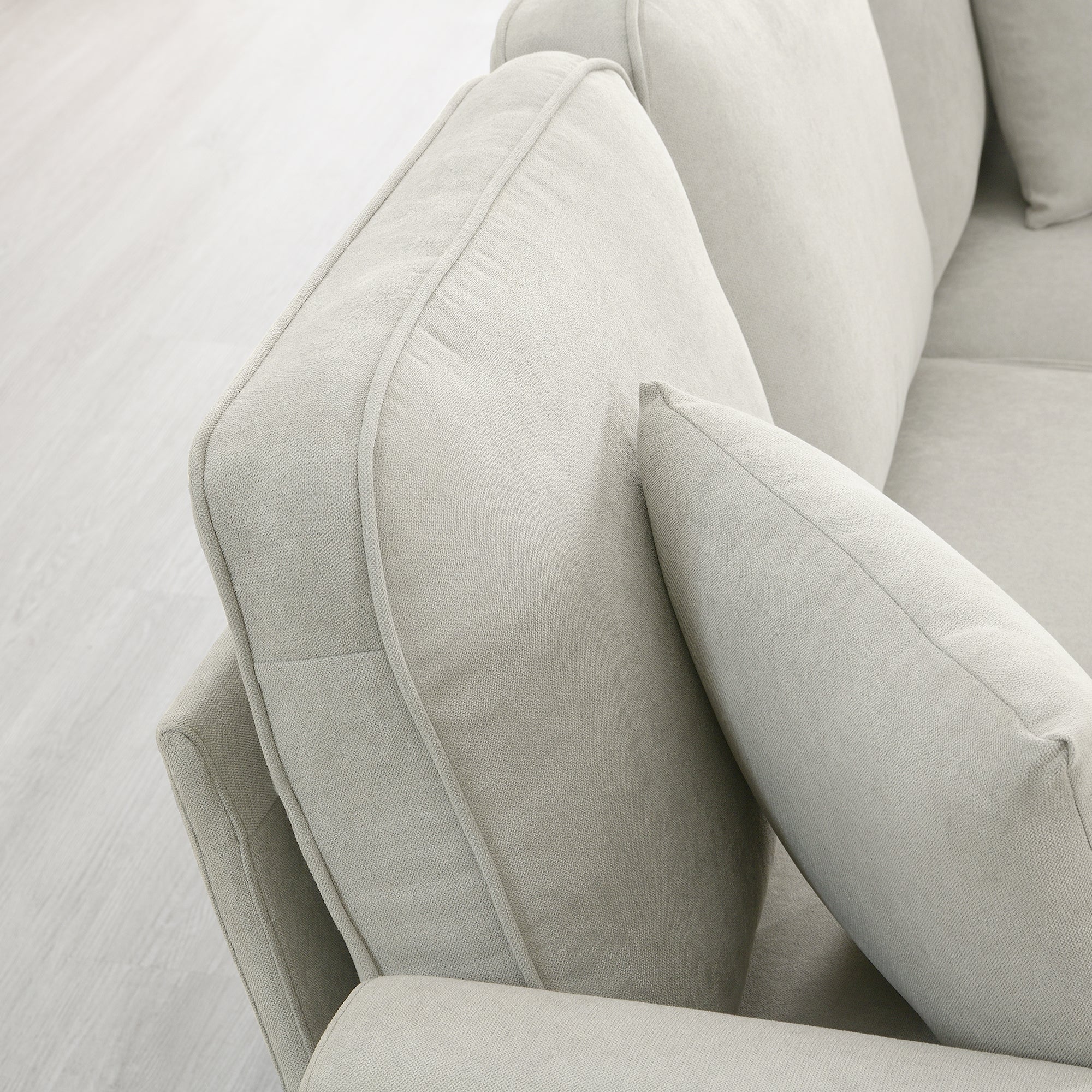 Divano UrbanoLuxe 7 Posti Elegante