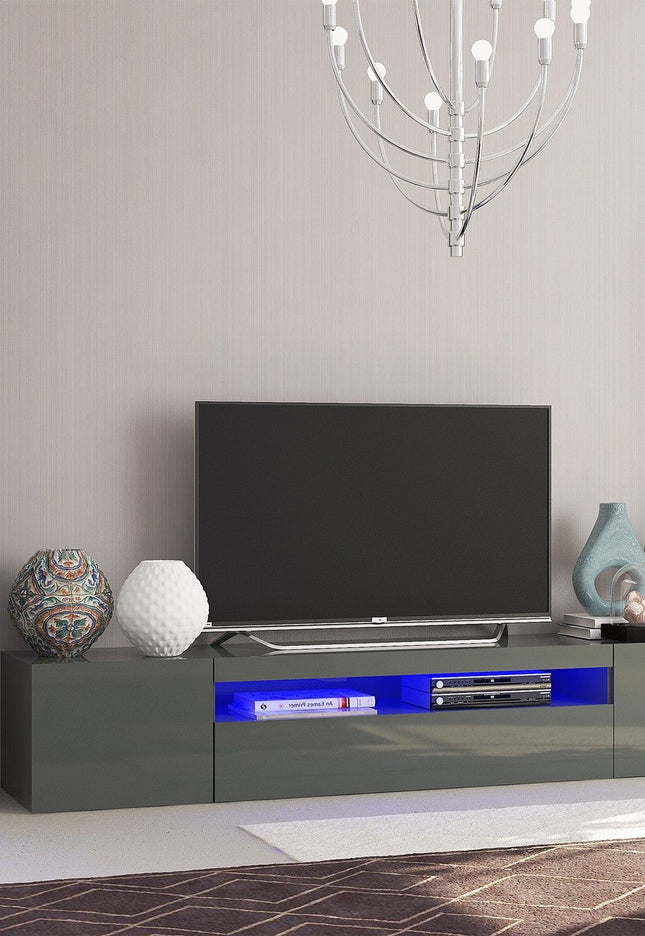 Soggiorno DAIQUIRI con porta TV e 2 vetrine.