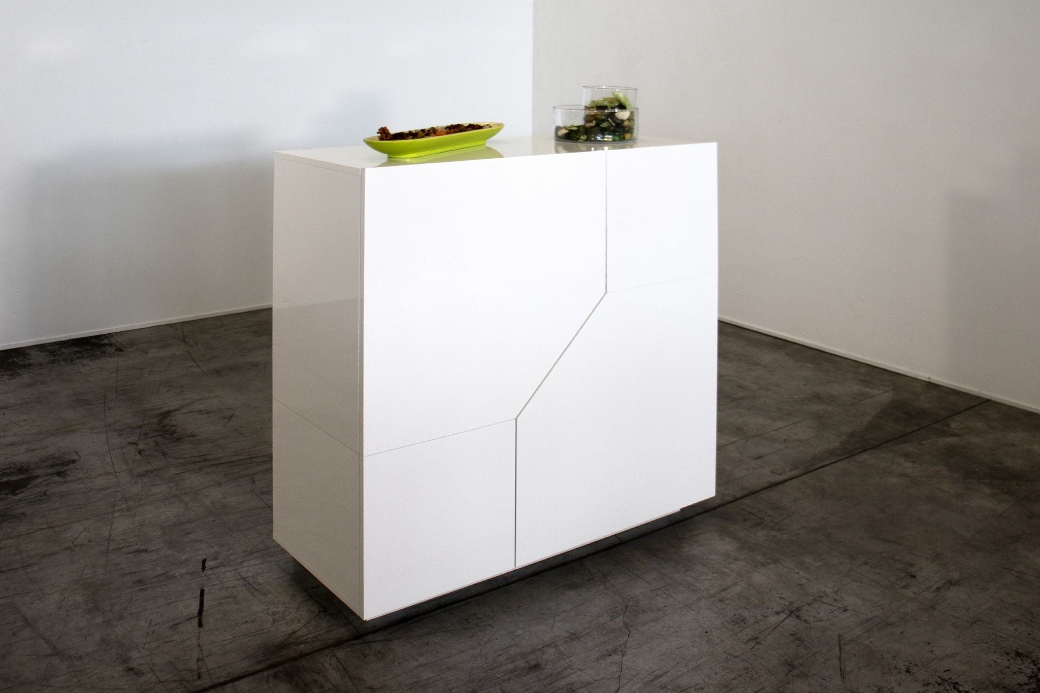 Credenza ALIEN alta da 100 cm.