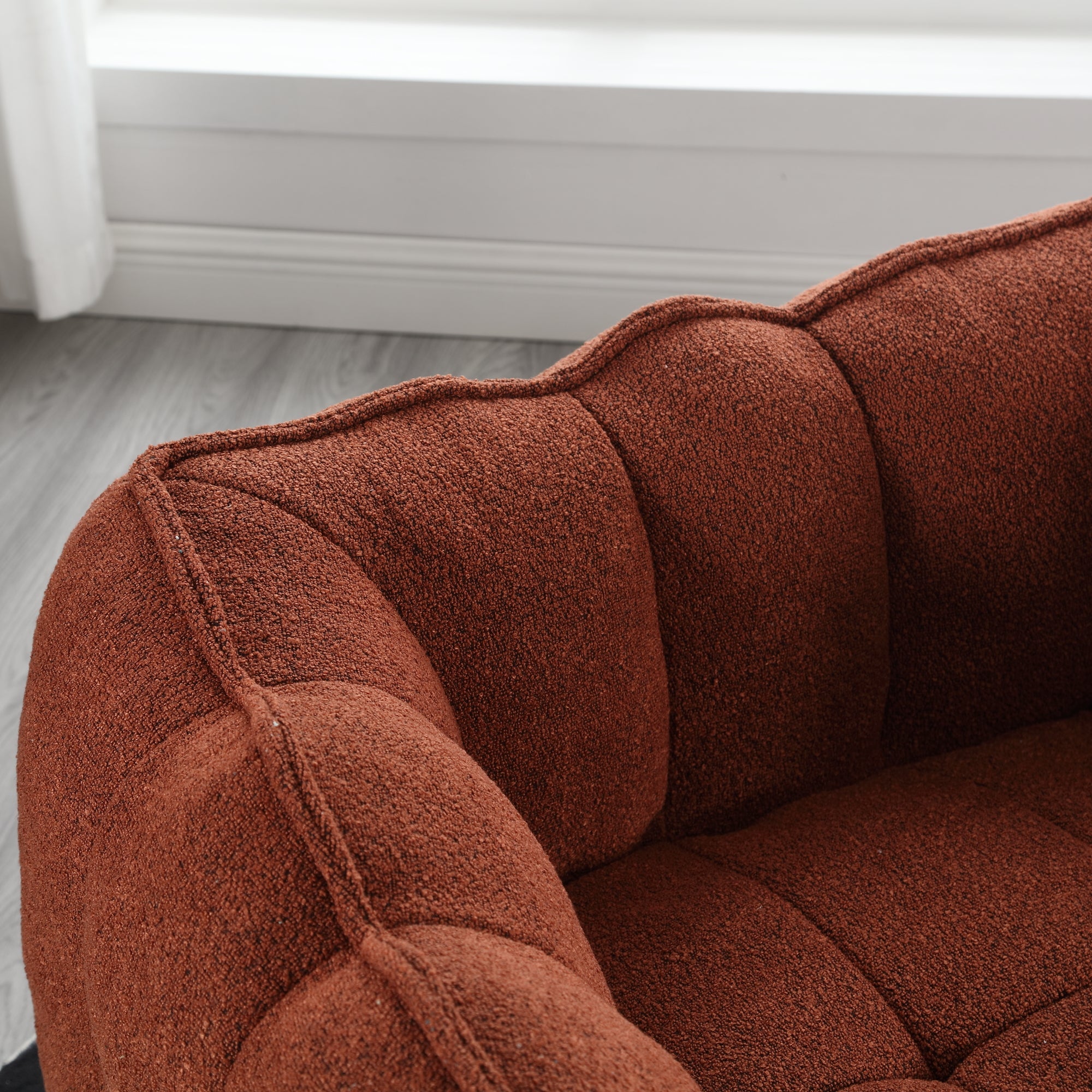 Cushy Square: Poltrona e Poggiapiedi in Schiuma Lusso