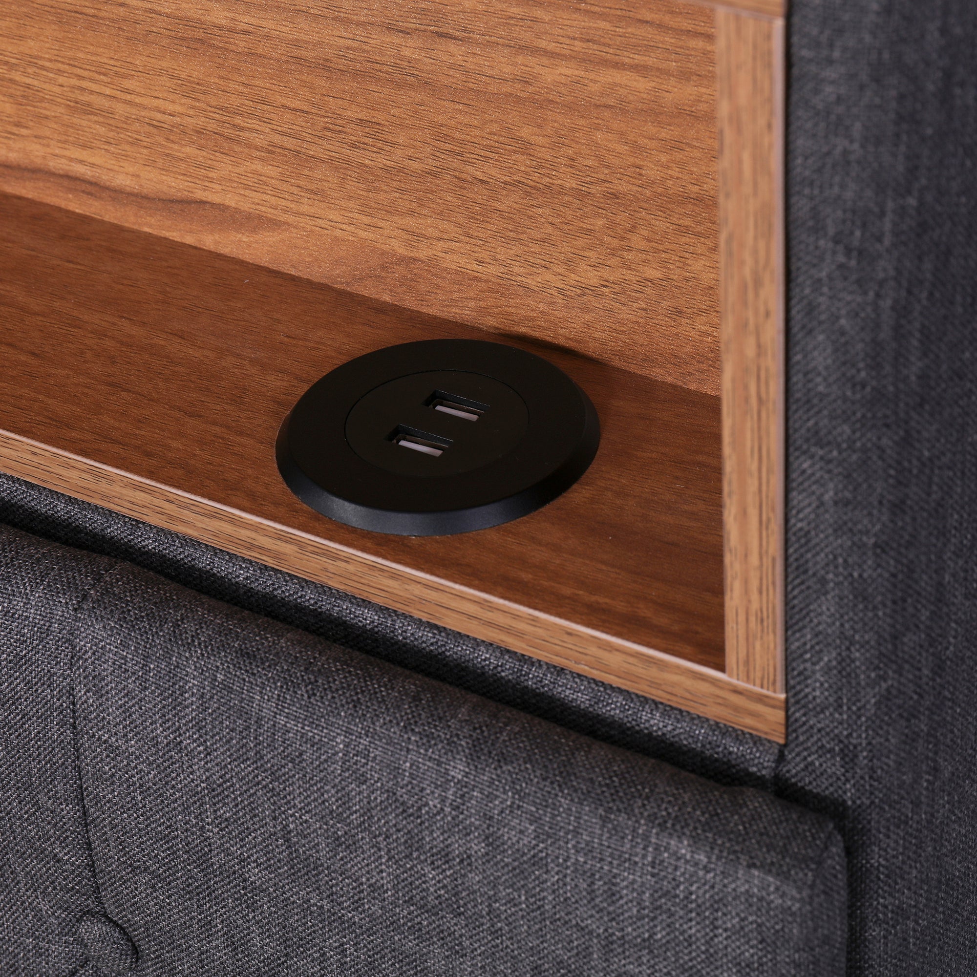 Letto Queen con LED e Ricarica USB Grigio Scuro