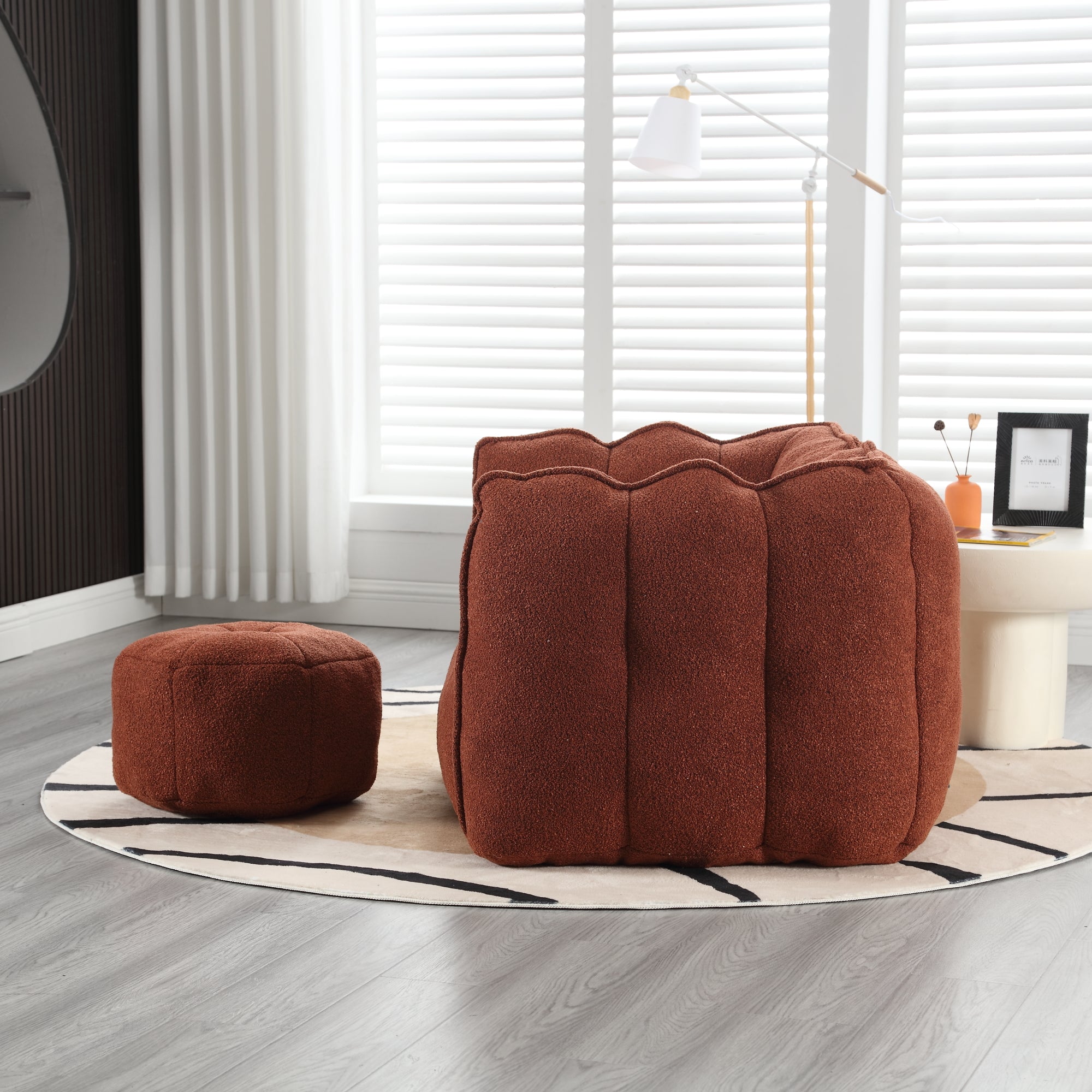 Cushy Square: Poltrona e Poggiapiedi in Schiuma Lusso