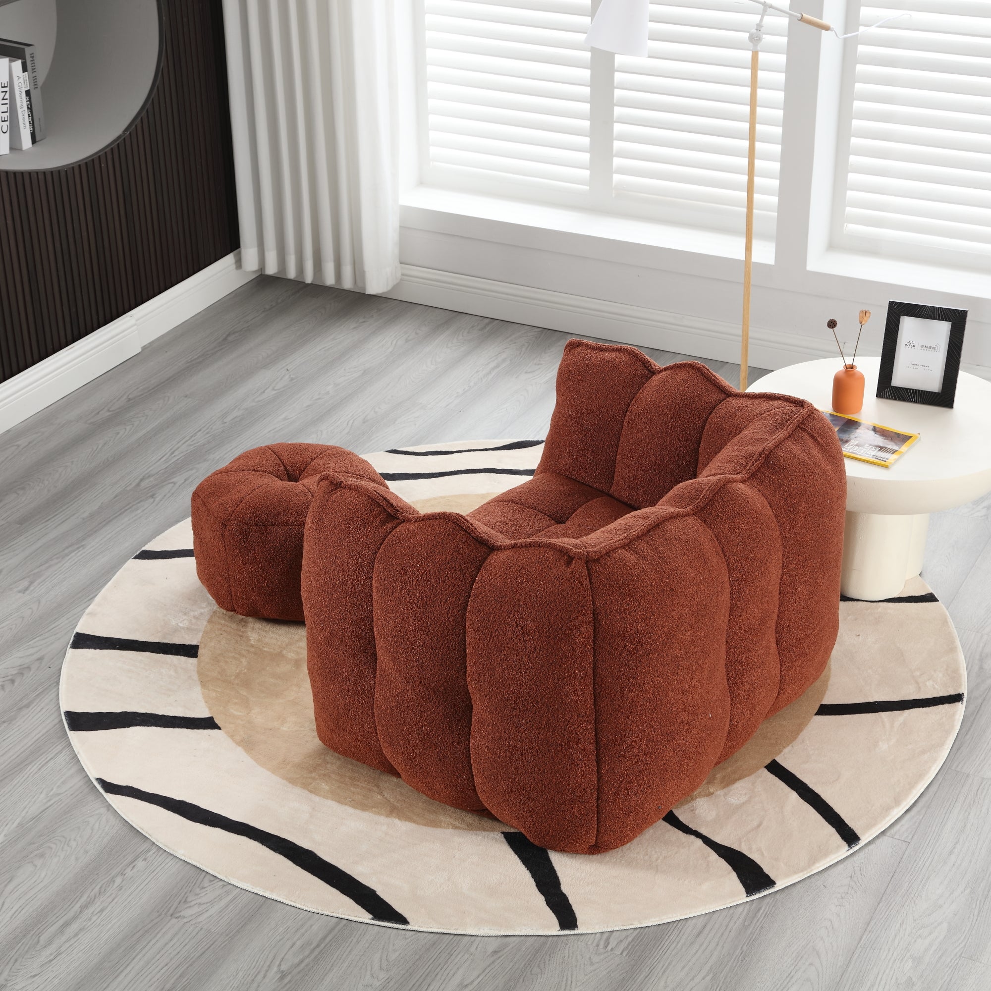 Cushy Square: Poltrona e Poggiapiedi in Schiuma Lusso